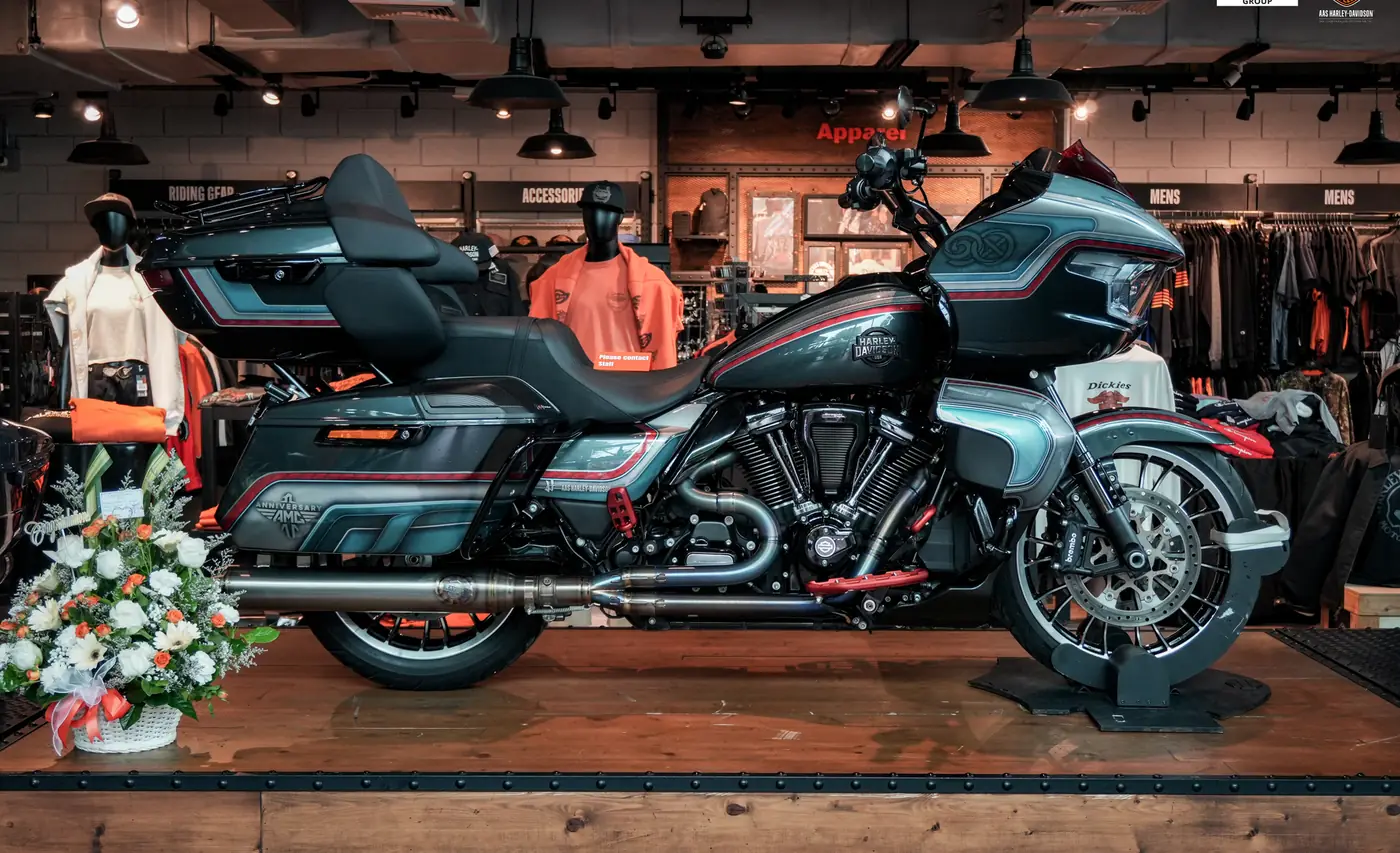 Road Glide ในโชว์รูม